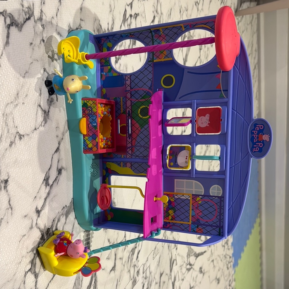 Peppa Pig Playhouse with Pink and Blue Accents